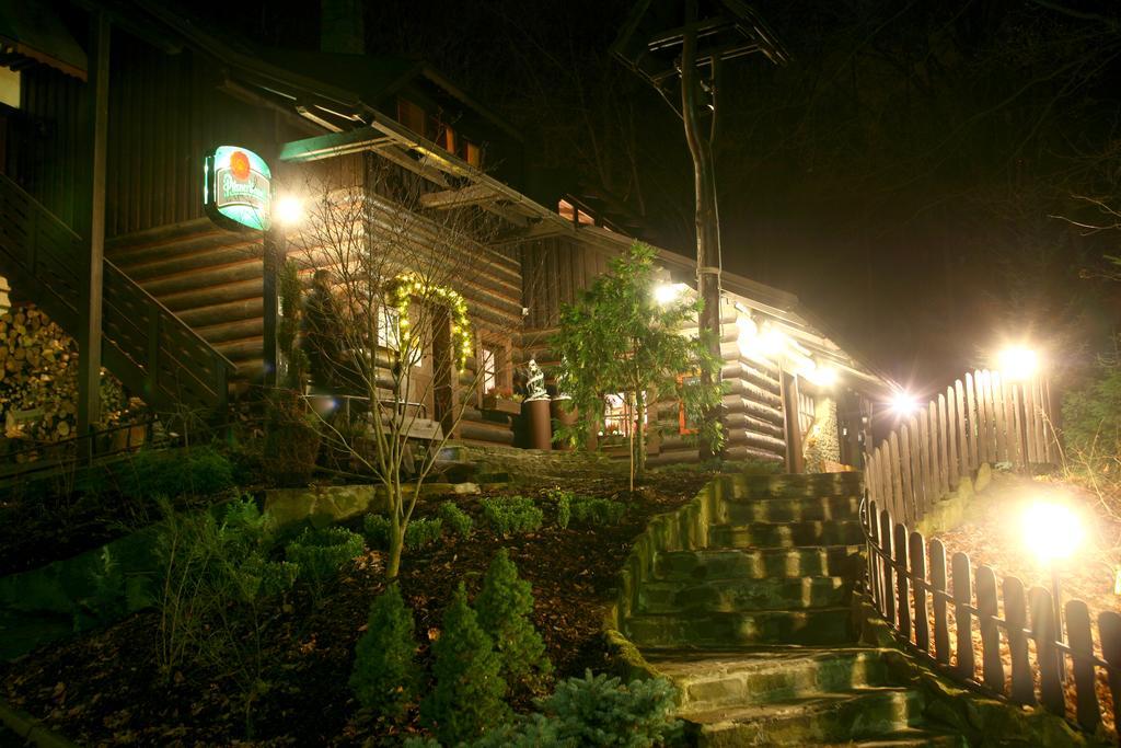 Koliba U Cerneho Medveda Hotel Zlín Buitenkant foto