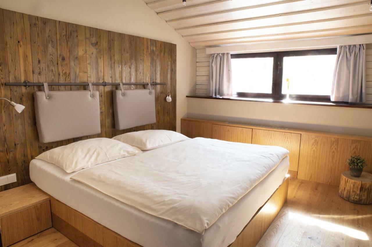 Koliba U Cerneho Medveda Hotel Zlín Buitenkant foto