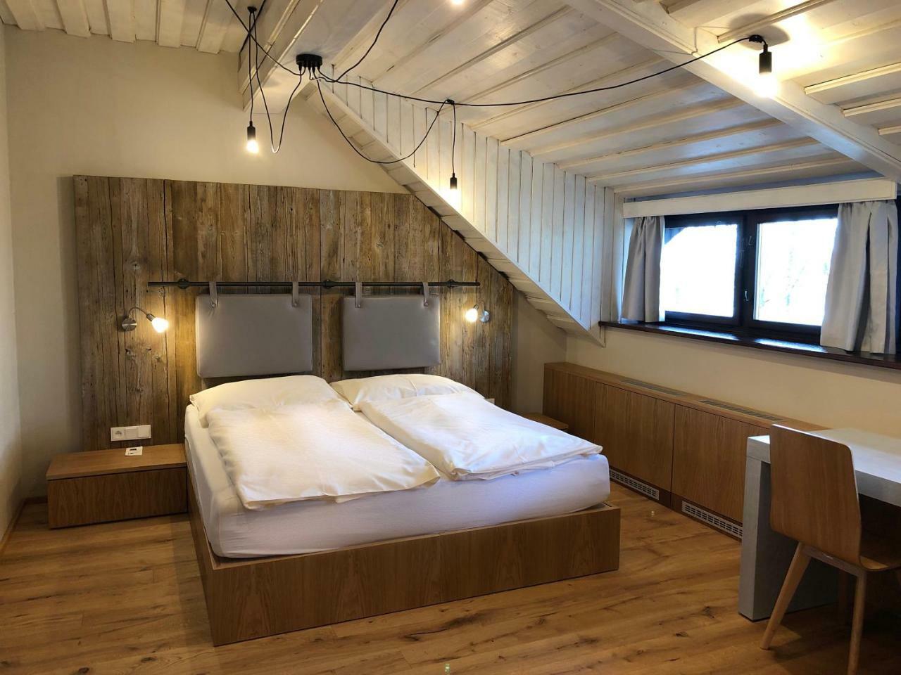 Koliba U Cerneho Medveda Hotel Zlín Buitenkant foto